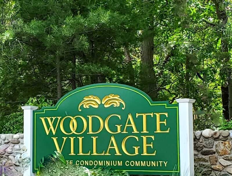 Woodgate Village Condominium Living Room Size
